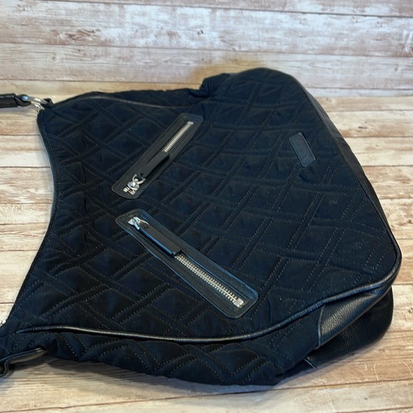 Vera Bradley Black Quilted Shoulder Bag Handbag Purse Like new soft - Picture 4 of 14
